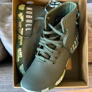 NIB NoBull succulent green high top trainer womens 9 RARE